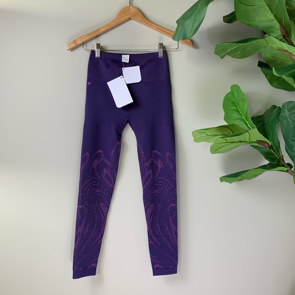 Fabletics Seamless High Waisted 7/8 Leggings - Picture 1 of 3